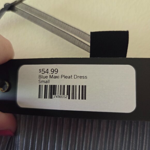 Dress - Picture 3 of 3